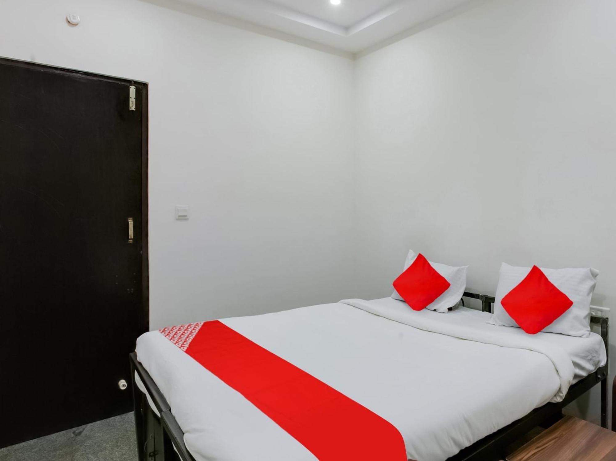 Hotel O Manjushree Boarding & Lodging Nearby Dr.Br Ambedkar Stadium Basveshwar Nagar Bangalore Exterior foto